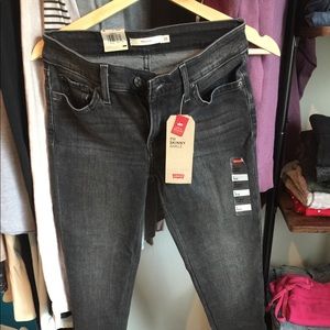 Levi’s 711 skinny ankle jeans 26/2
